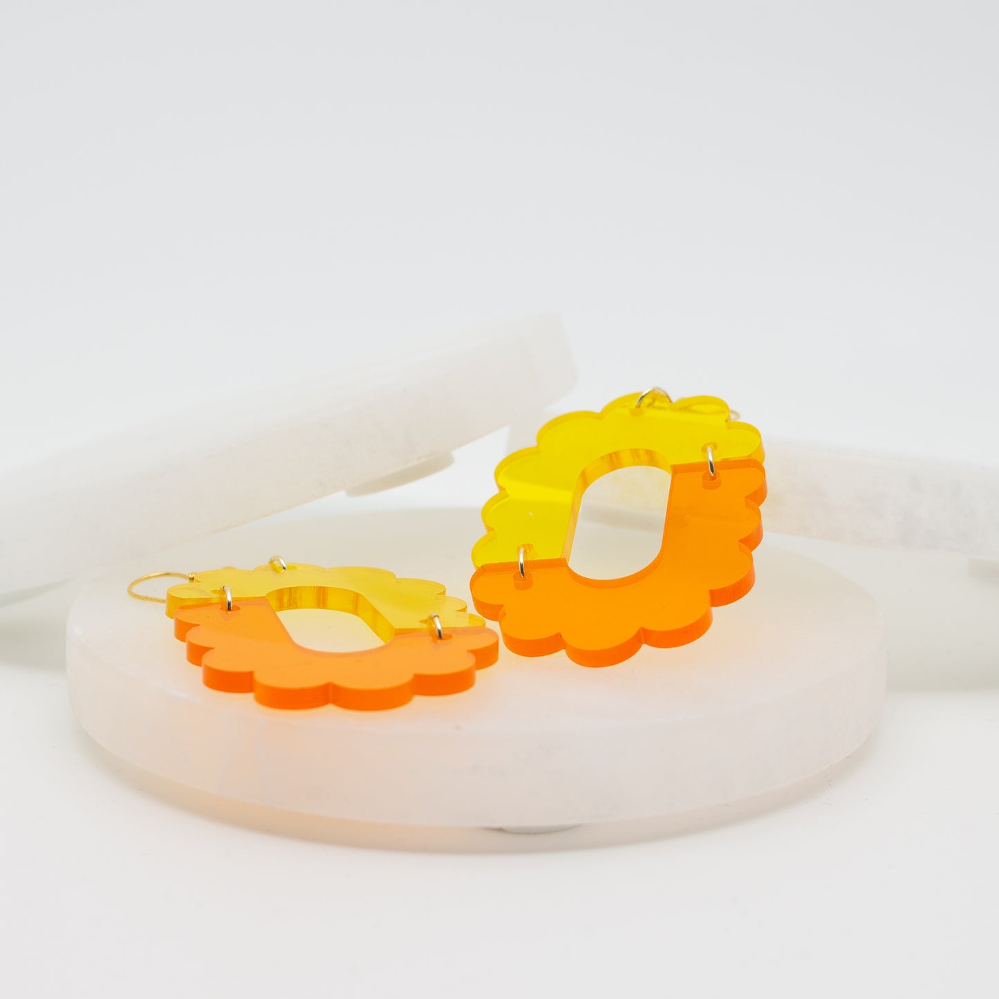 Scalloped Oval Connected