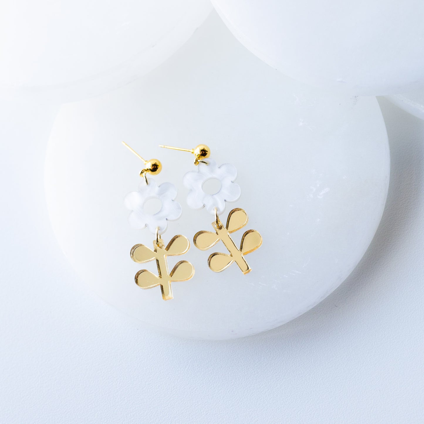 Flower Stem - White Pearl & Gold
