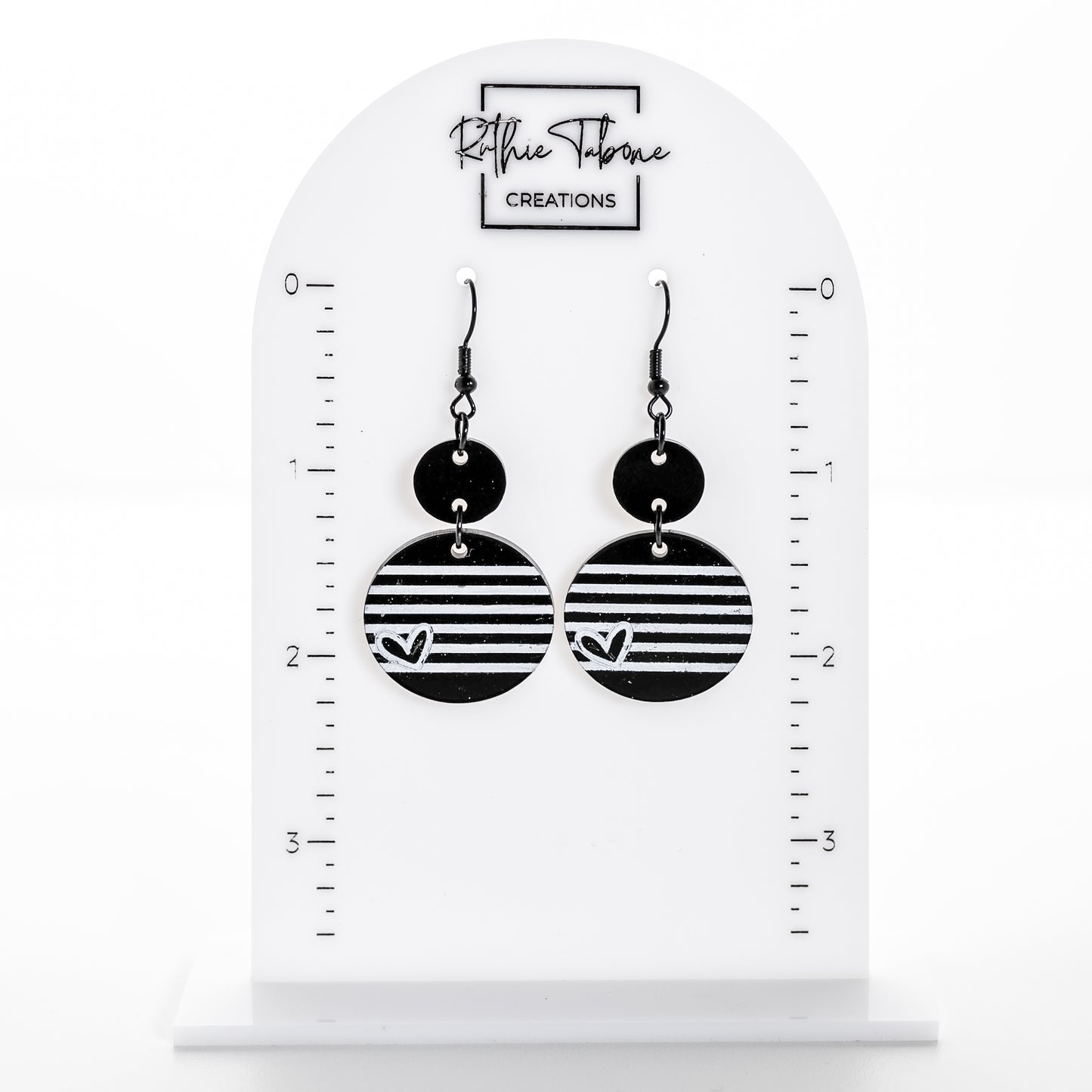 Black and White Stripe Circle Hearts