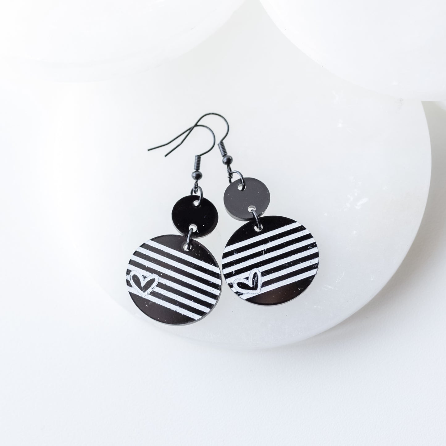 Black and White Stripe Circle Hearts