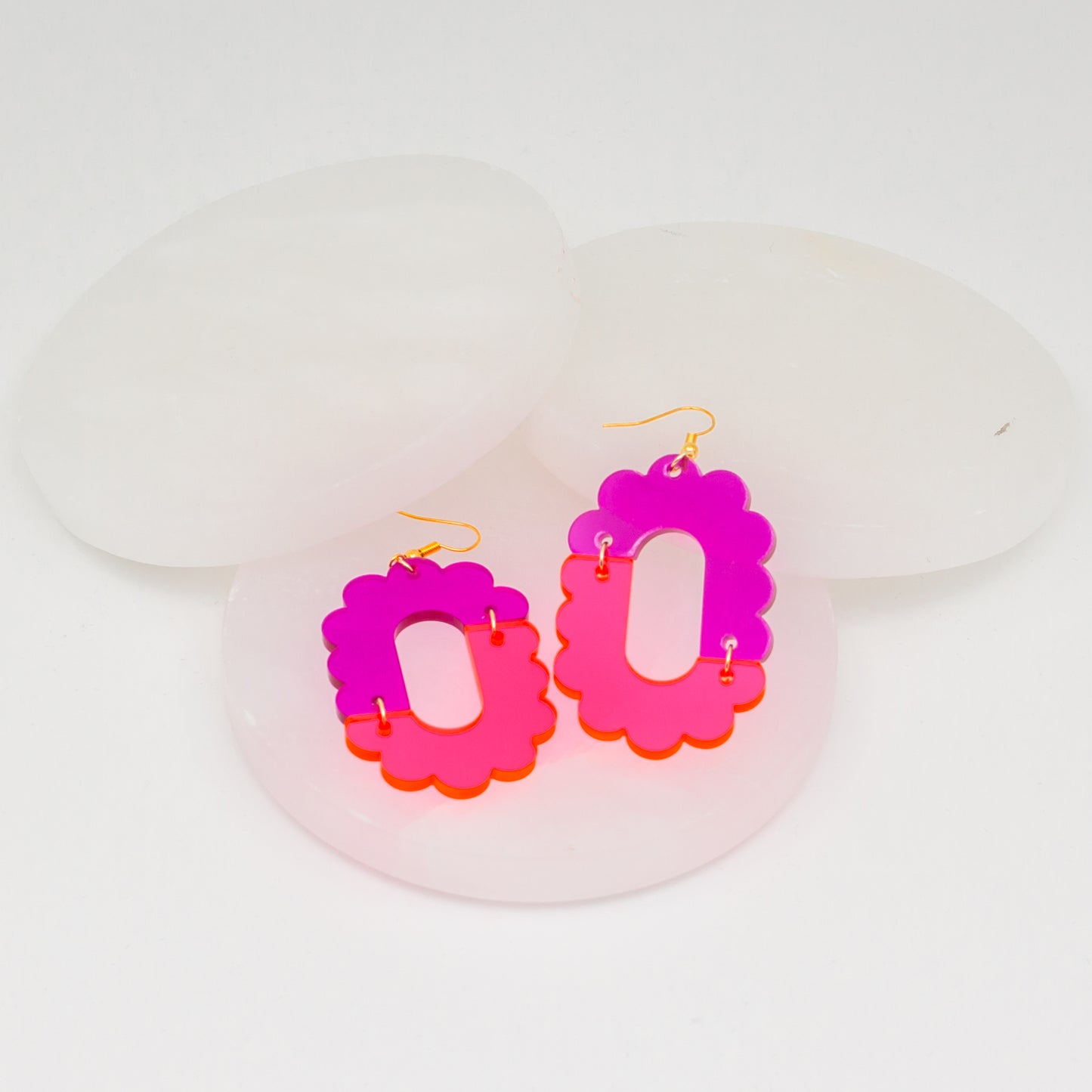 Scalloped Oval Connected