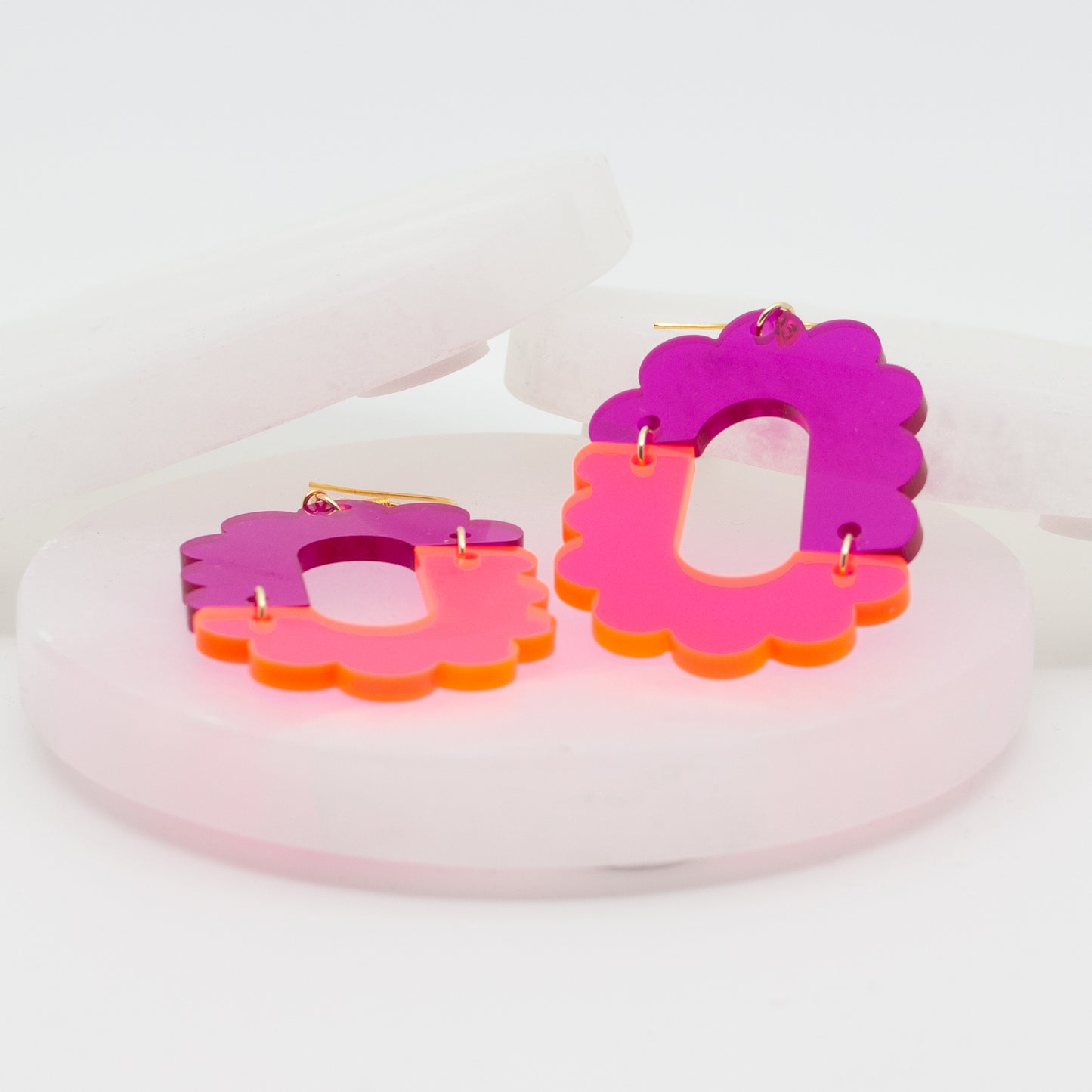 Scalloped Oval Connected