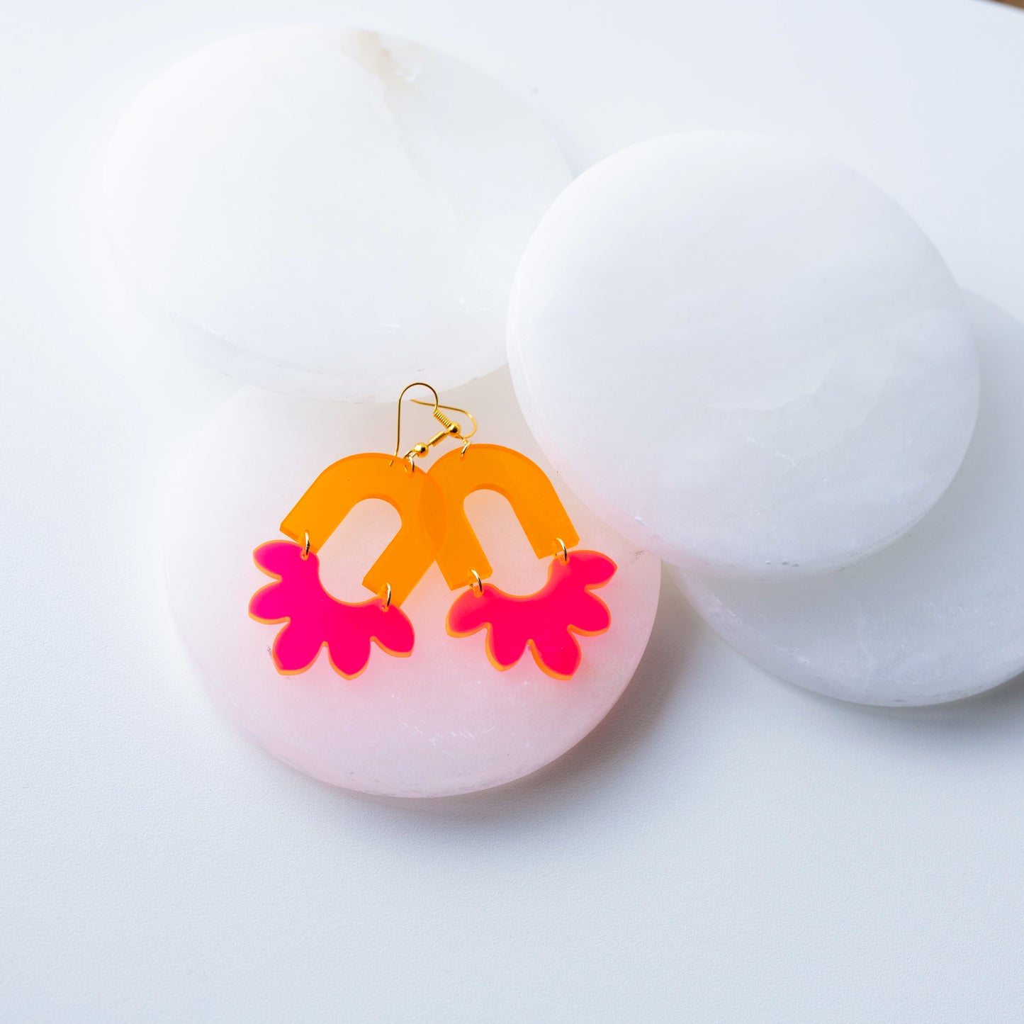Fluorescent Arch over Scallop