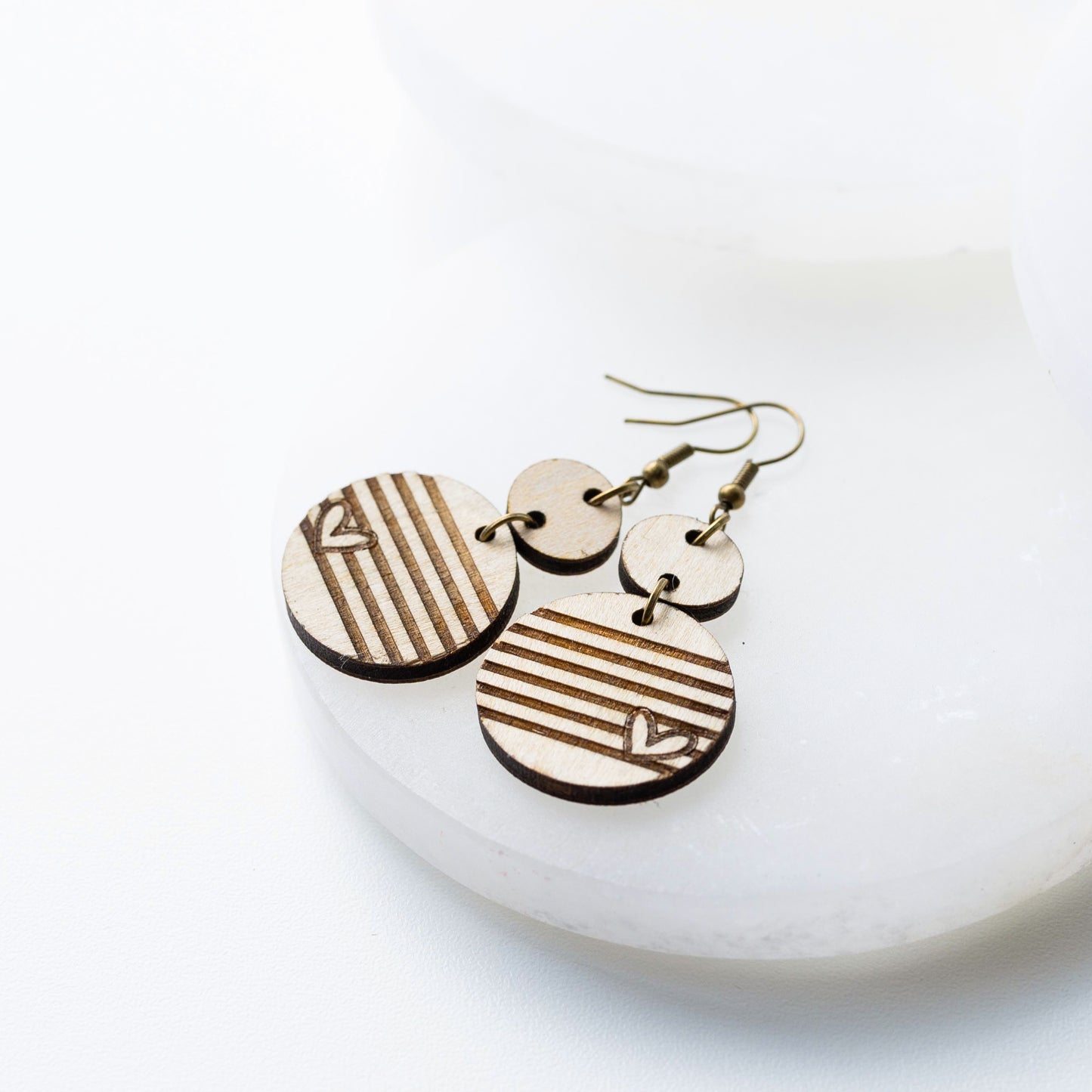 Striped Heart Wood 2 Tiers