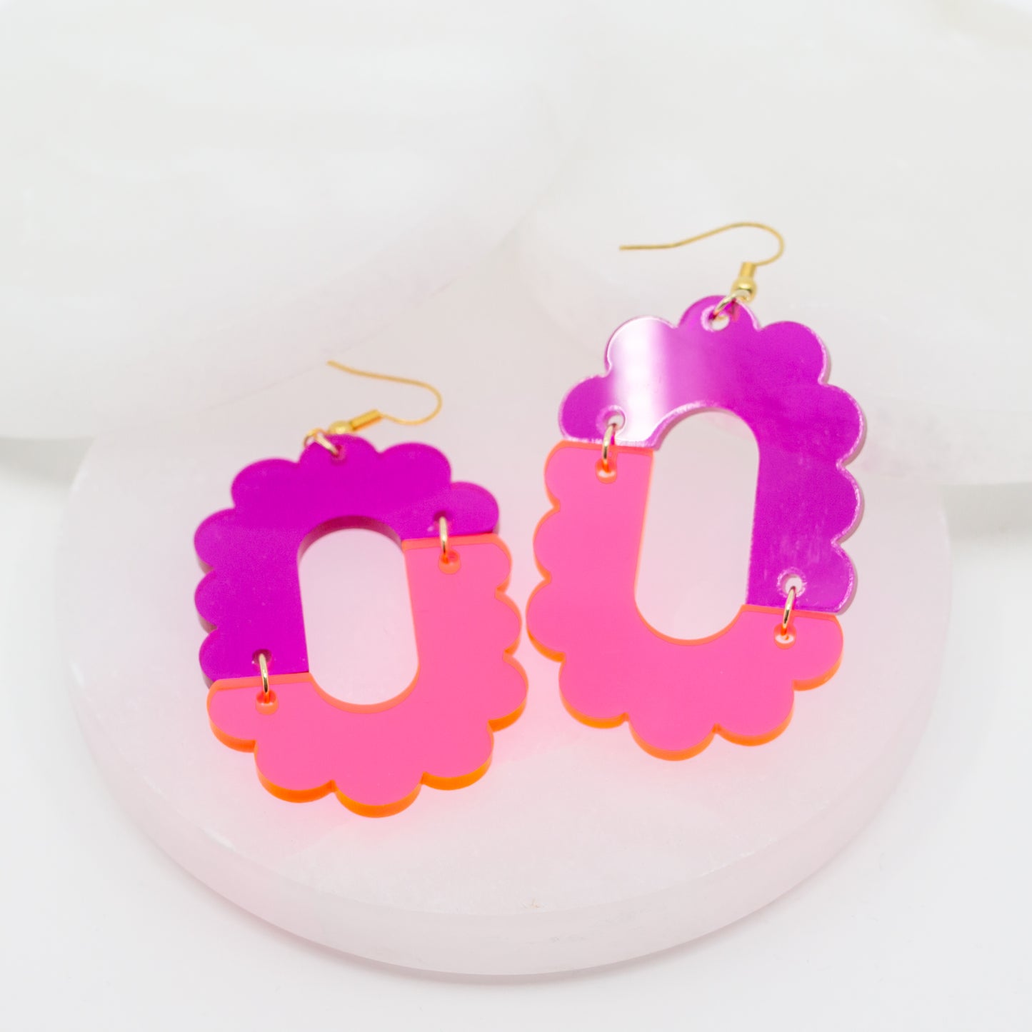 Scalloped Oval Connected