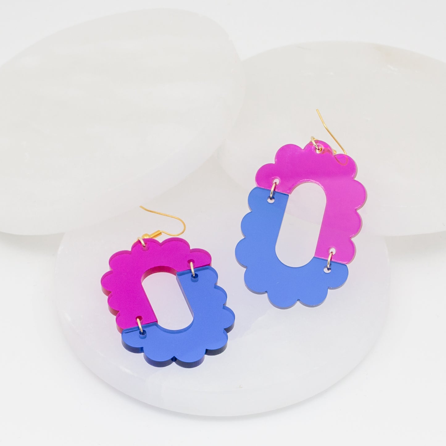 Scalloped Oval Connected