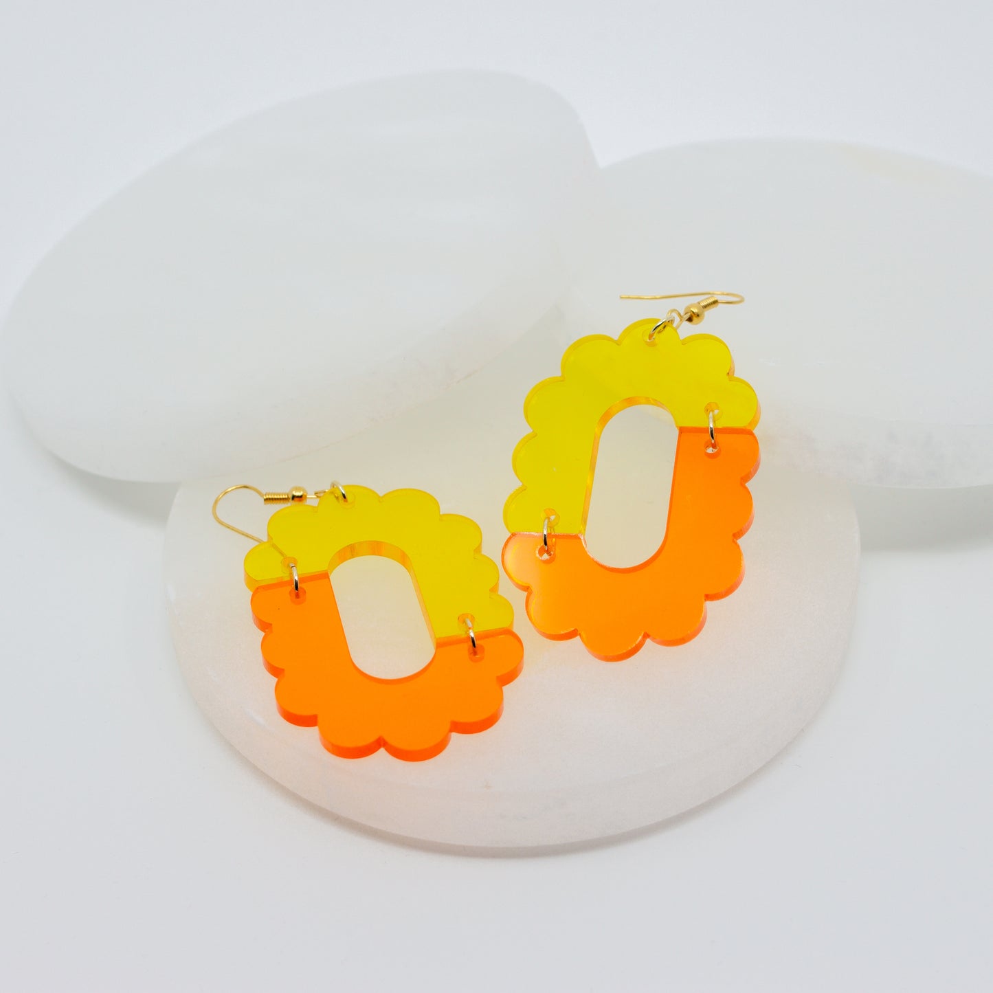 Scalloped Oval Connected