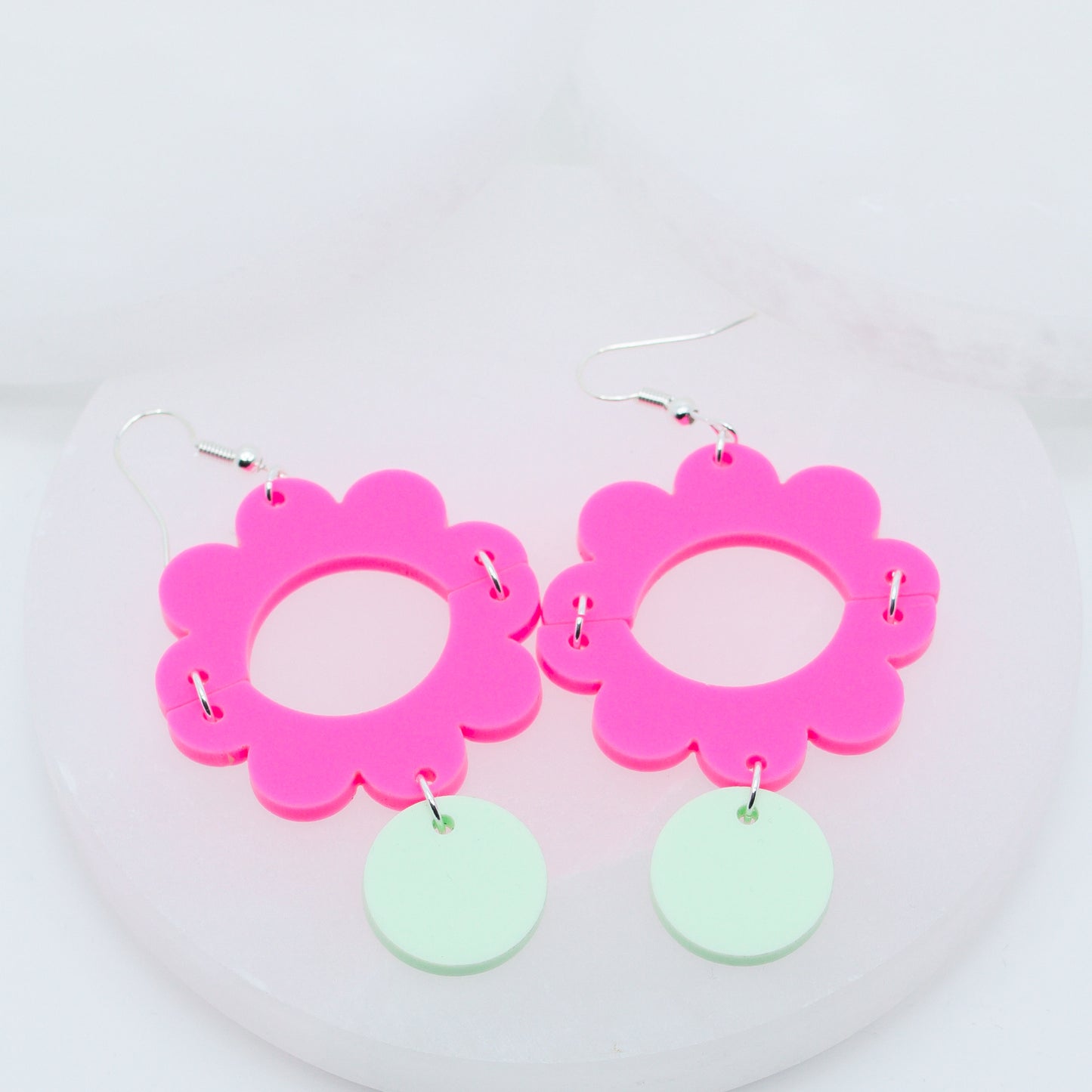 Scalloped Circle Flower